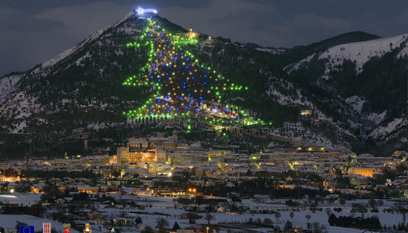 albero di gubbio albero di natale più grande del mondo