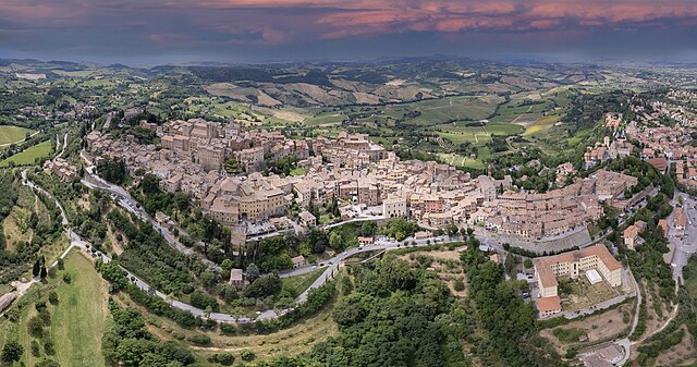 il desiderio di iris montepulciano